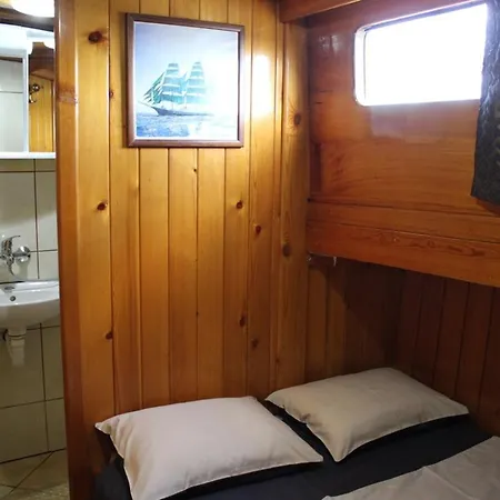 Hotel na wodzie Apartman Gulet Babac